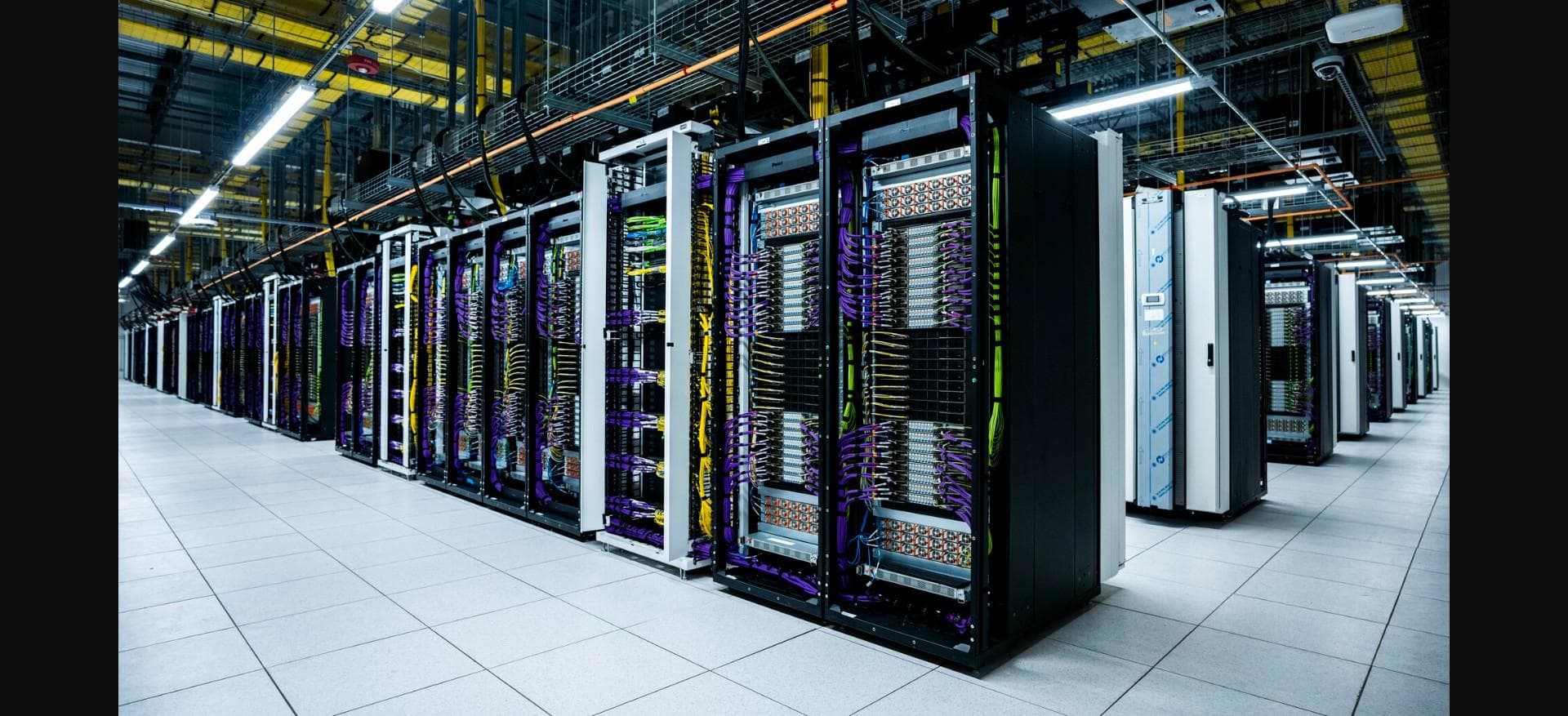 Salle de serveurs GPU du datacenter xAI (superordinateur Colossus) - image issue du S-1/A SpaceX